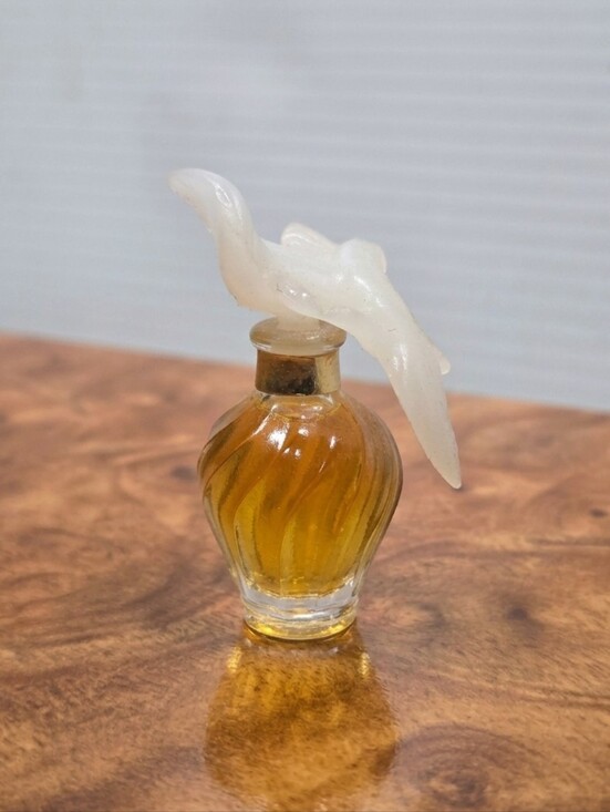 Nina Ricci Other - Vintage Nina Ricci L'Air du Temps Mini Perfume - Frosted Double Dove Bird Cap